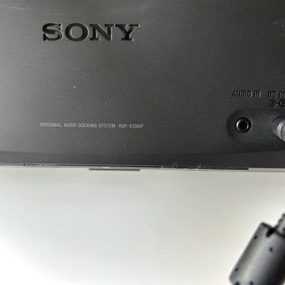 Sony RDP-X200iP Speaker, Bluetooth Compatible - Picture 8 of 8